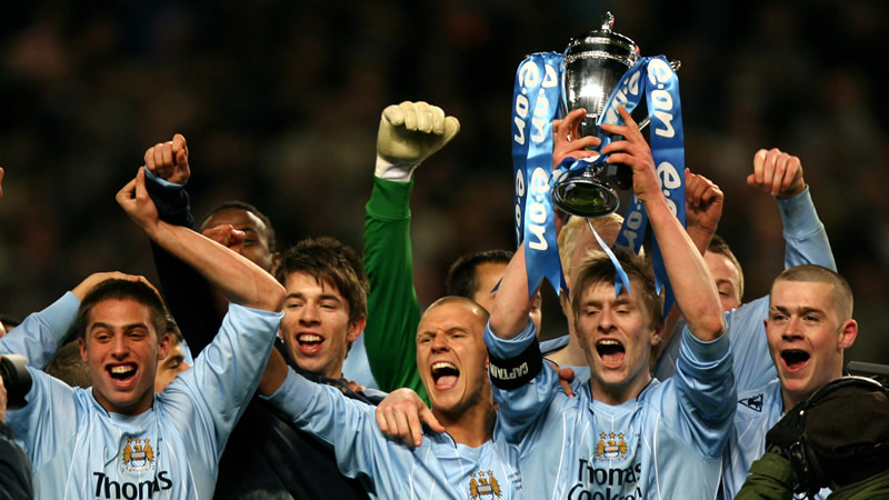 足协杯决赛——中国足坛本年度最后一场焦点战！明晚...（中国足坛年度收官之战：足协杯决赛明晚开战）