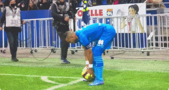 图片报：谢什科对加盟纽卡和曼联持开放态度，他更倾向于曼联