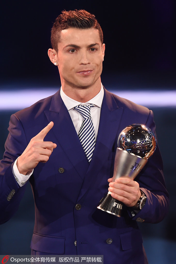 劳塔罗荣获盖泽塔体育奖（Gazzetta Spo...（劳塔罗斩获米兰体育报年度大奖）