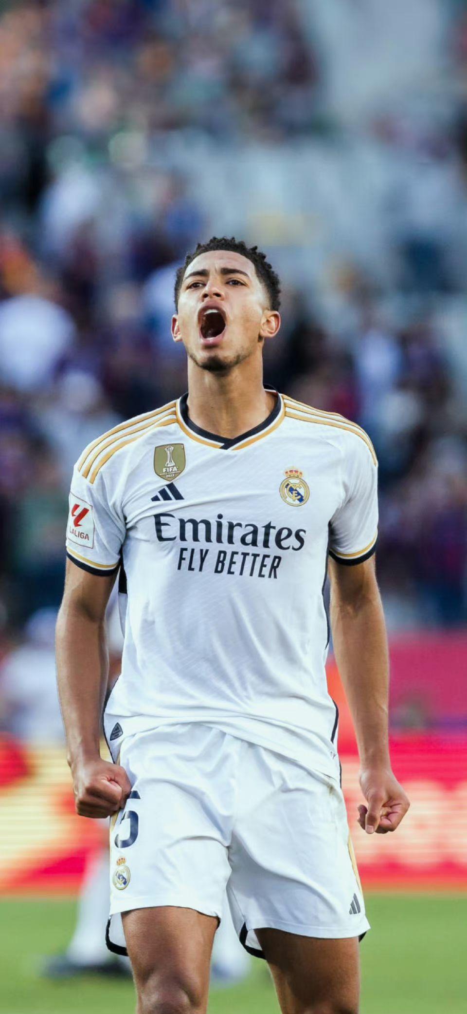 刚复出不久又伤退，伊斯科与队友阿姆拉巴特相撞后被换下（复出未久再度伤退，伊斯科与队友阿姆拉巴特相撞后被换下）