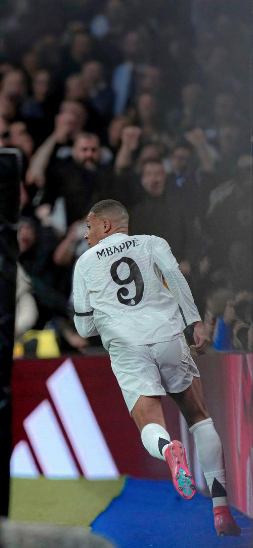 德媒：孔帕尼给所有没有国家队比赛任务的球员放了一周假（德媒：孔帕尼为无国家队比赛任务球员安排一周假期）