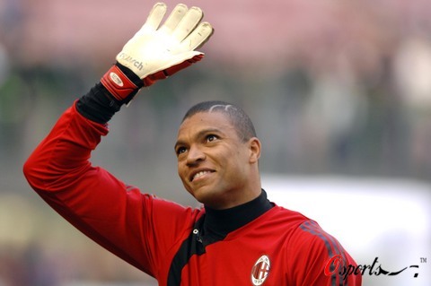 弗兰克：我的首选还是留在中国踢球；我带着喜悦与自豪离队（弗兰克：首选仍是留在中国踢球，离队时满怀喜悦与自豪）