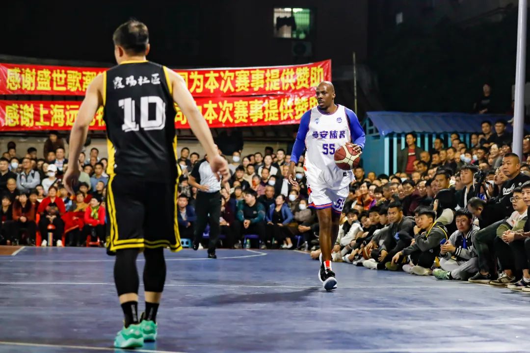 阿德巴约：斯波没拿最佳主教练是政治因素，他们想推特定的人（阿德巴约：斯波落选最佳教练因政治博弈，评选倾向指定人选）