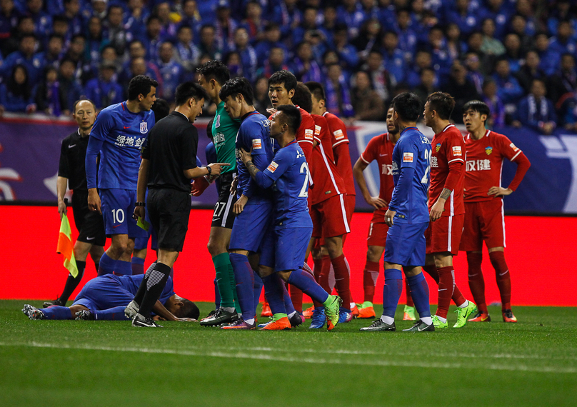 惨遭9连败！鹈鹕2胜15负继续排名西部垫底（鹈鹕遭遇九连败，2胜15负仍居西部末位）