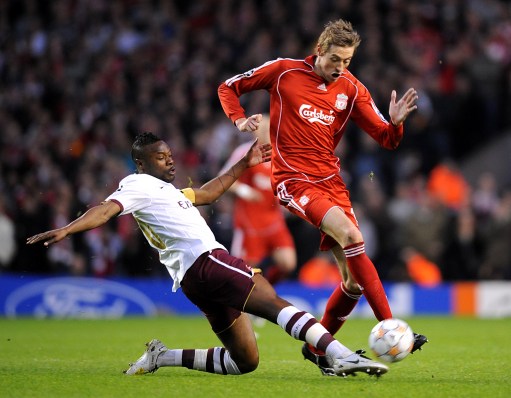 欧冠三连胜！马竞3-2客胜埃因霍温 阿尔瓦雷斯破门 瑟尔洛特传射（马竞客场3-2擒埃因霍温，欧冠豪取三连胜：阿尔瓦雷斯建功，瑟尔洛特传射）