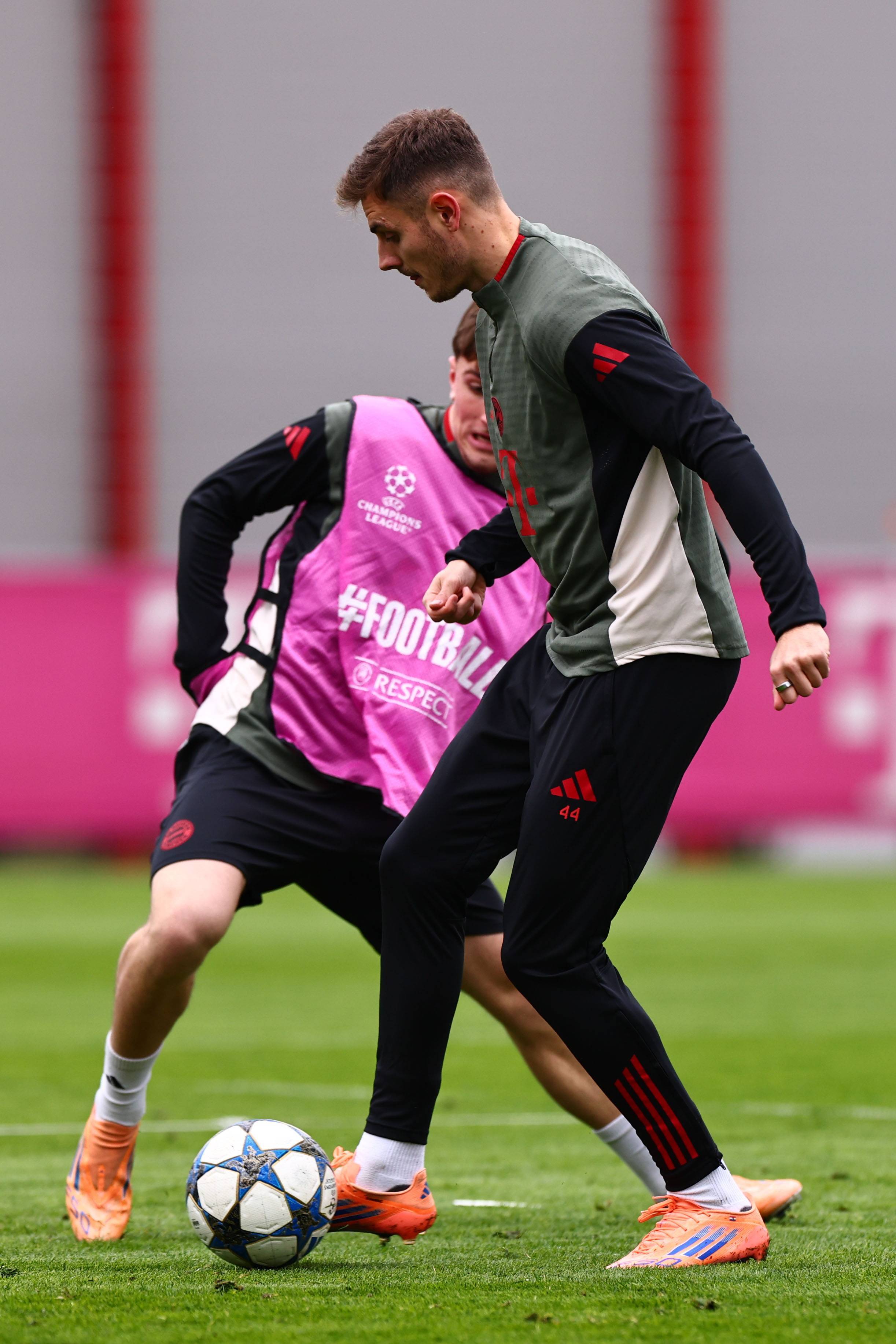 马特拉齐：理想剧本是国米逆转取胜；之前没觉得阿坎吉这么强（马特拉齐称最佳剧情是国米逆转制胜，坦言此前低估了阿坎吉）